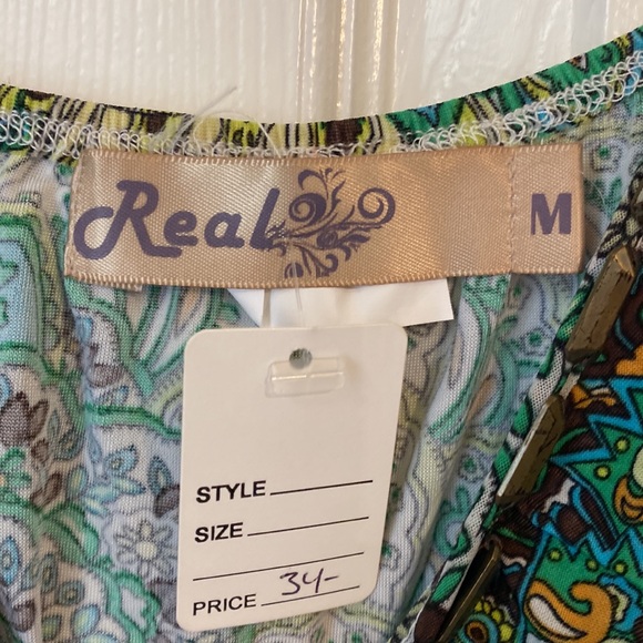 Realo boutique dress. Open shoulders. Size M. NWT - Picture 2 of 5